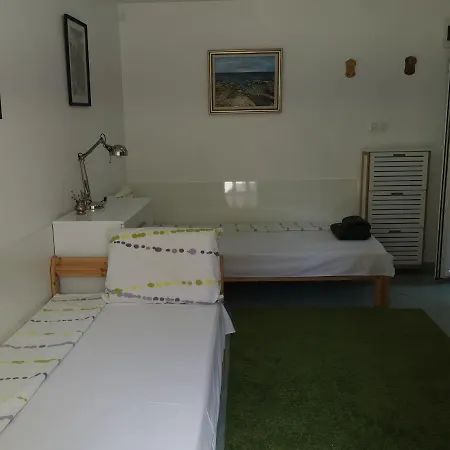 Нидер Студия Casa de hóspedes *